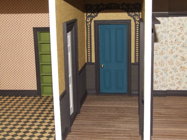 Dolls House Emporium Completed Shop/Cafe Large Suit Collector