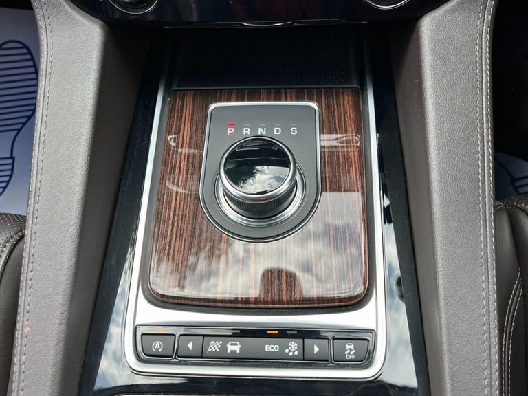 JAGUAR F-PACE 2.0 D180 Portfolio 2016