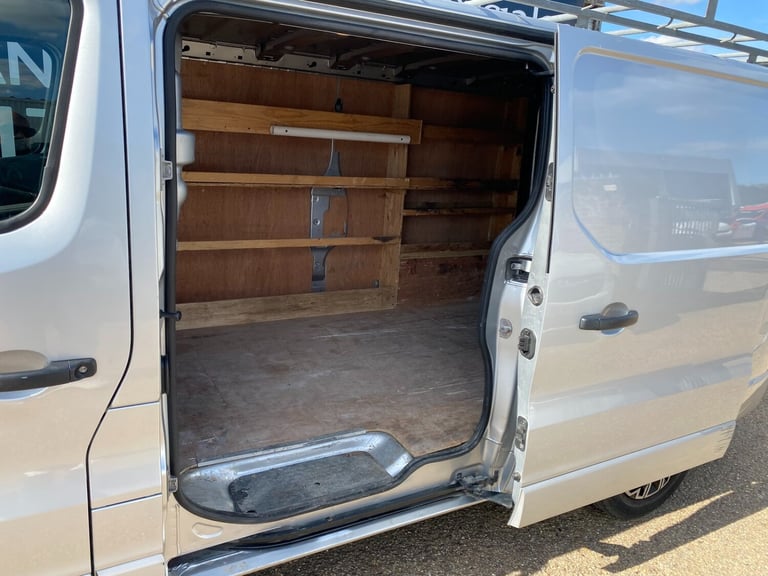 2017 Vauxhall Vivaro 2900 1.6CDTI 120PS SPORTIVE L2 LWB PANEL VAN 54K FULL SERVICE 12M MOT AC CR ...