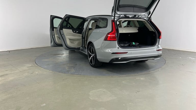 2025 Volvo V60 Plus, B4 Mild hybrid, Petrol, Dark Estate Petrol Automatic