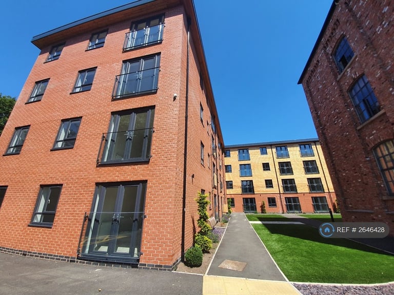 1 bedroom flat in St Thomas's Place, Stockport, SK1 (1 bed) (#2646428)