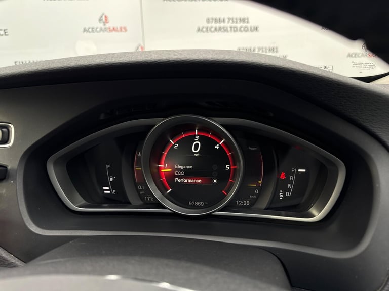 2016 Volvo V40 D3 [4 Cyl 150] Inscription 5dr Geartronic HATCHBACK DIESEL Automatic