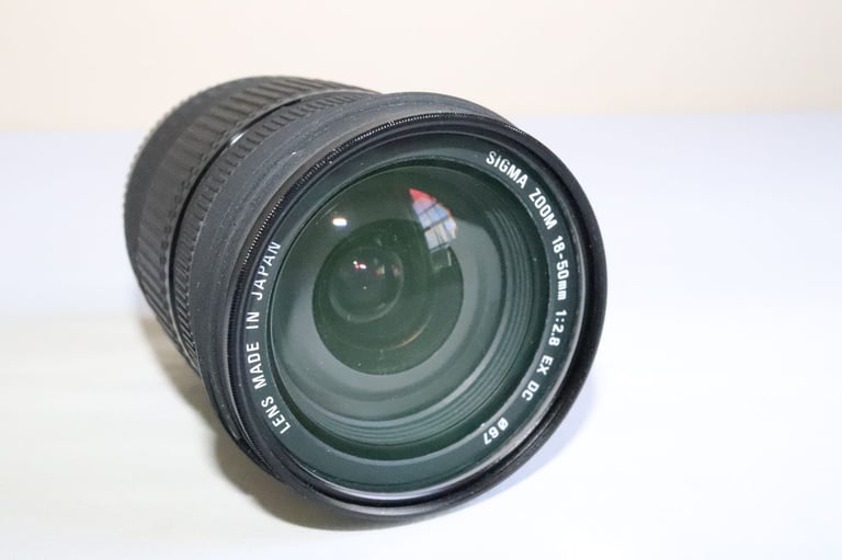Sigma 18-50mm f/2.8 EX DC Macro Lens for Canon