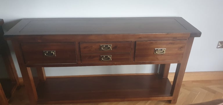 Console table with matching lamp table and mirror