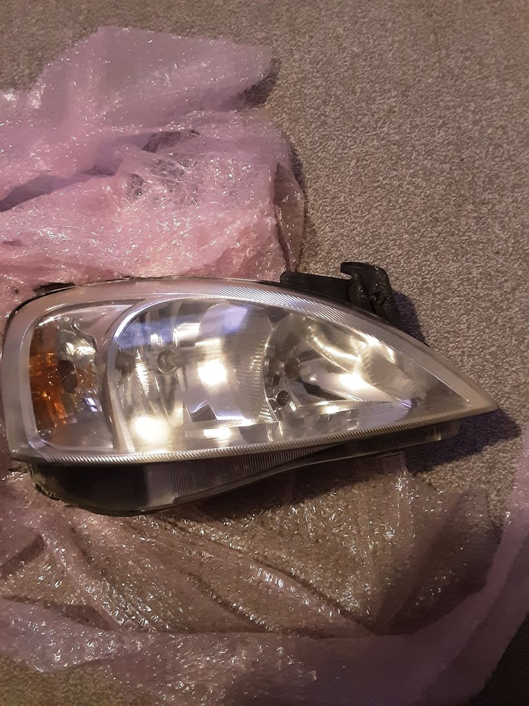 Vauxhall  combo headlight 2008