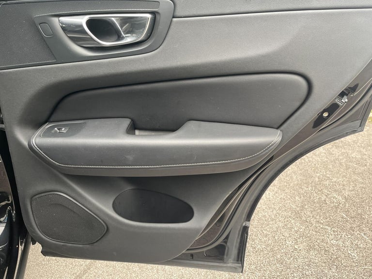 2019 Volvo XC60 2.0 T5 R-Design Auto AWD Euro 6 (s/s) 5dr ESTATE Petrol Automatic