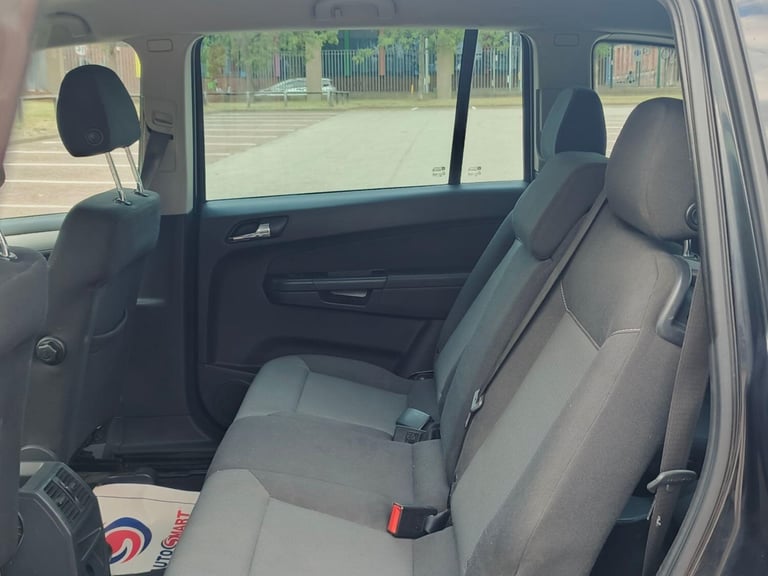 2012 Vauxhall Zafira 1.6 16V Design Euro 5 5dr (SNav) MPV Petrol Manual