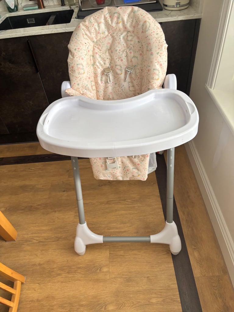 Selling our Mamas & Papas Baby Highchair - £30