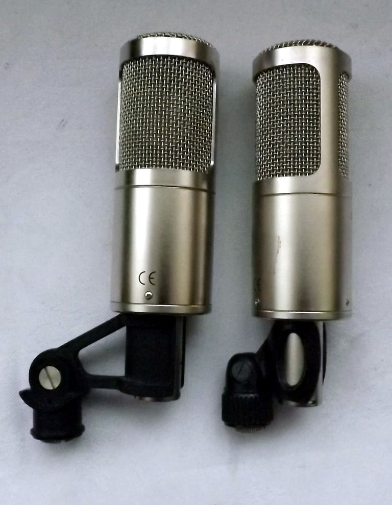 PAIR OF STUDIO PROJECTS B1 STUDIO CONDENSOR MICROPHONES. USED/PWO.