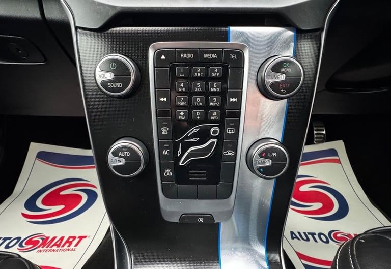 2015 15 VOLVO V40 1.6 D2 R-DESIGN LUX HATCHBACK 5DR DIESEL MANUAL EURO 5 (S/S) (