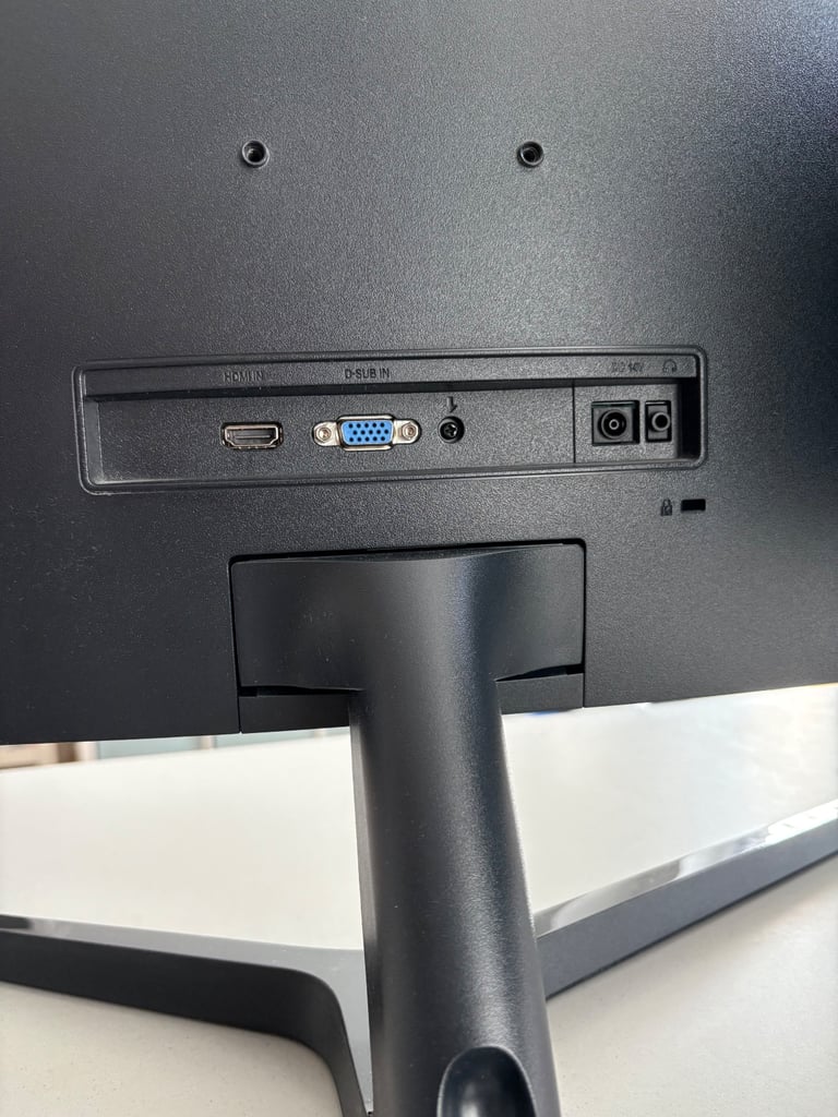 Two Samsung Curved Monitors  27”  – £200 for both!