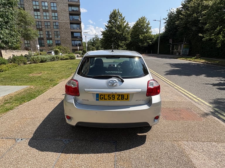 2010 facelift toyota Auris 1.6 automatic, drives perfect, excellent condition inside out,F.S.H 