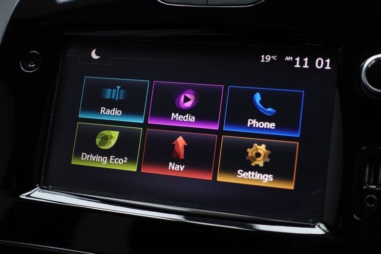 2017 Renault Clio 1.2 16V Dynamique Nav Hatchback 5dr Petrol Manual Euro 6 (75 ps) Hatchback Petr...