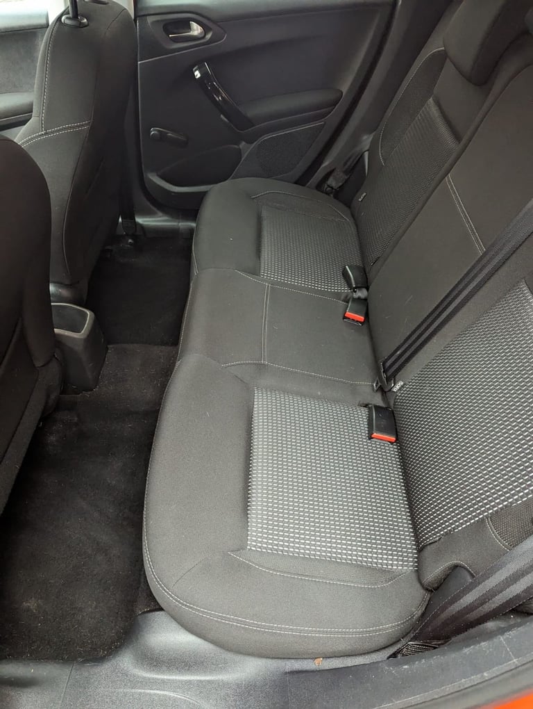 Peugeot, 208, Hatchback, 2015, Manual, 1199 (cc), 5 doors