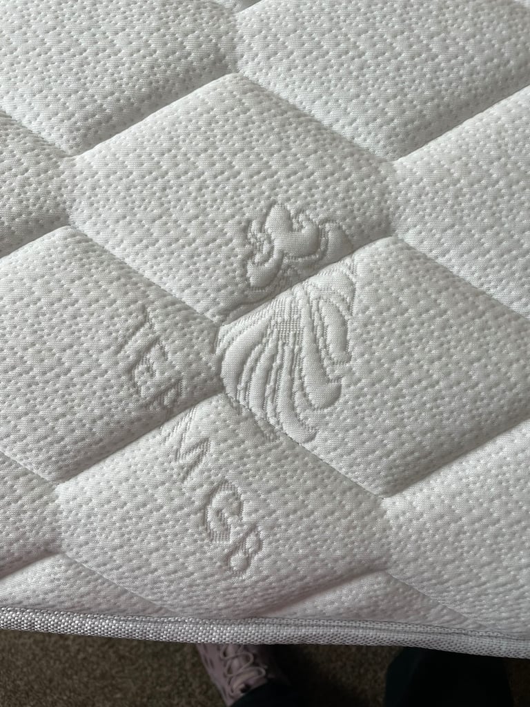 NEW UNUSED SINGLE BED MATTRESS AND BASE COST £434