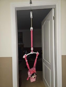 image for Munchkin Bounce and Play Baby Door Bouncer