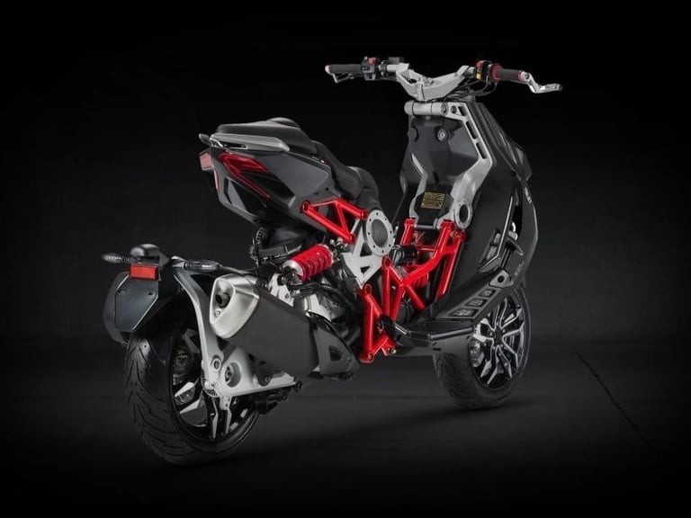ItalJet Dragster 200cc Naked Sports Automatic Scooter Was £5299 Now £3699