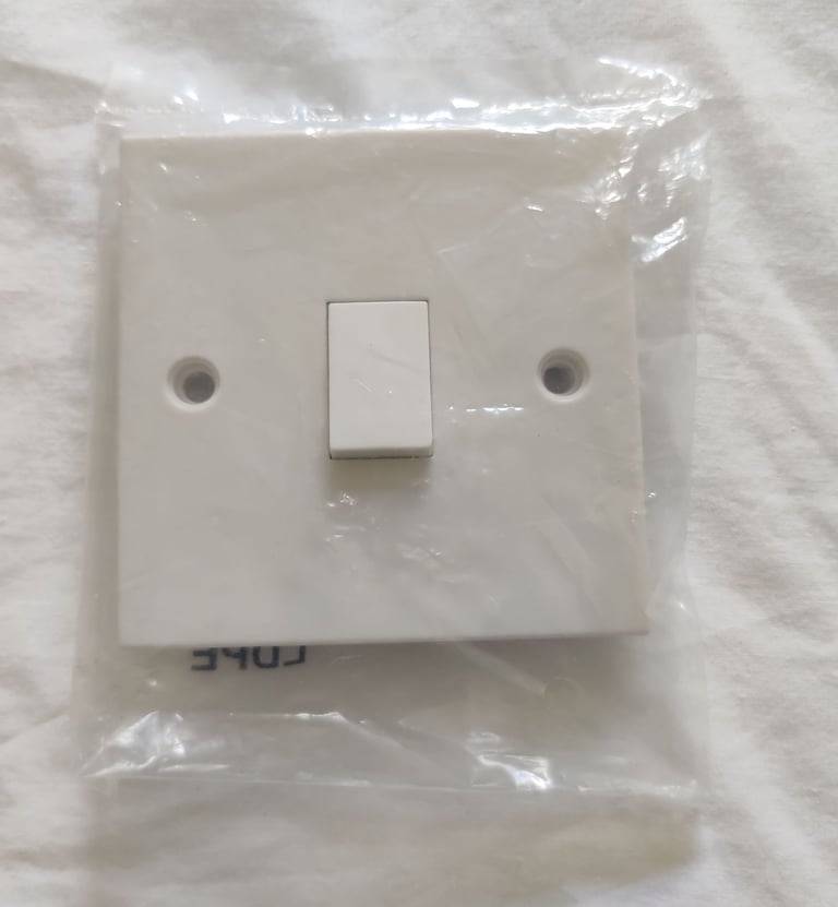 10AX 1-Gang 1-Way Light Switch White Model - New