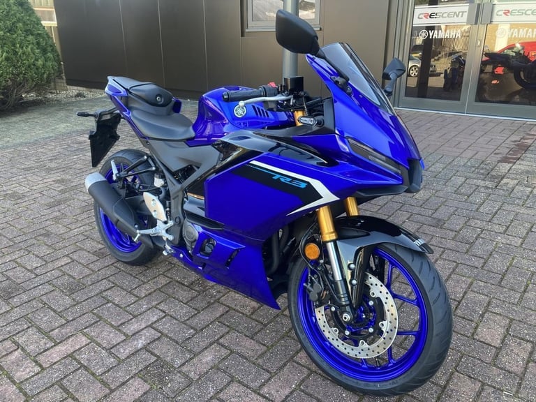 YAMAHA YZF-R3 2025 - ICON BLUE - BRAND NEW - IN STOCK - SAVE 300!