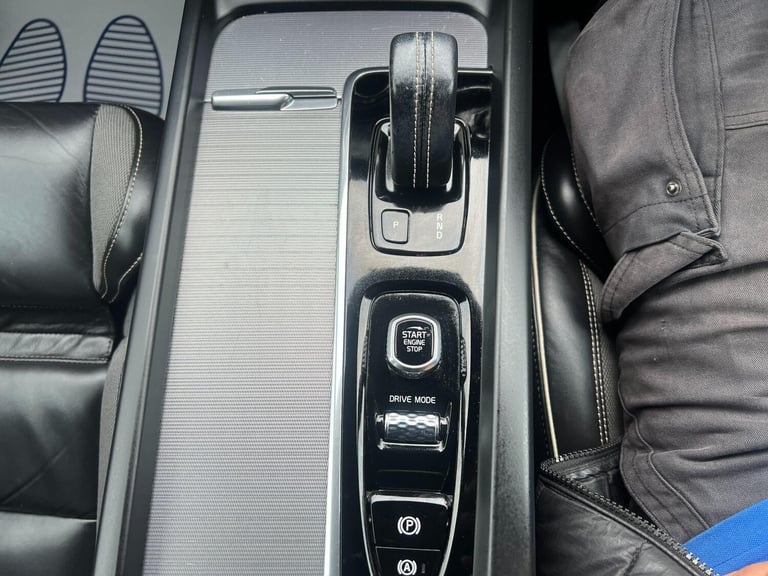 2019 Volvo XC60 2.0 B4 MHEV R-Design Auto AWD Euro 6 (s/s) 5dr ESTATE Diesel/Electric Hybrid Auto...