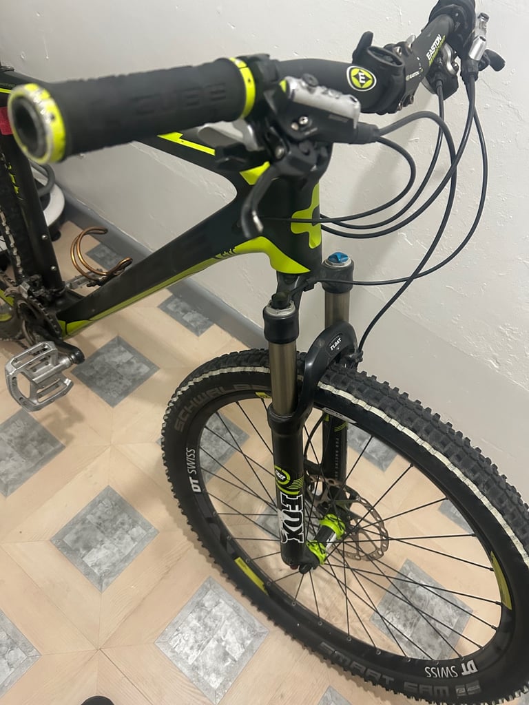 2020 cube reaction carbon fibre mountain bike