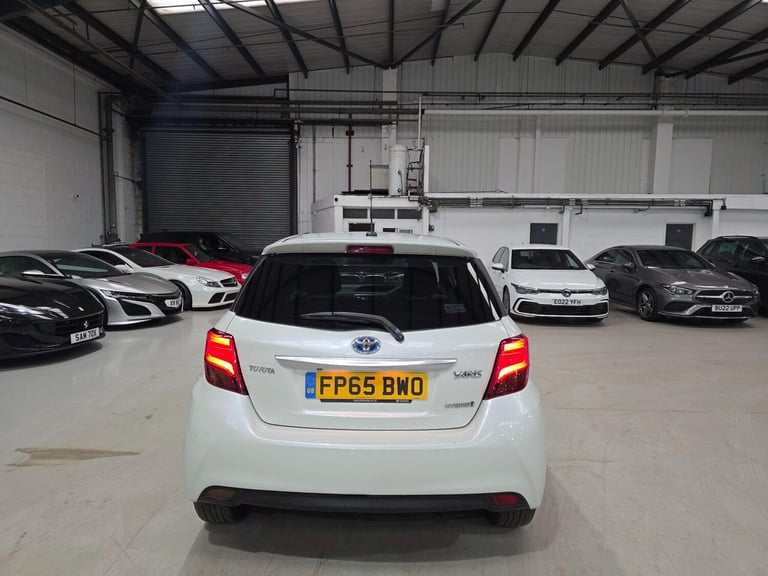 2015 Toyota Yaris 1.5 VVT-h Sport E-CVT Euro 6 5dr HATCHBACK Petrol/Electric Hybrid Automatic