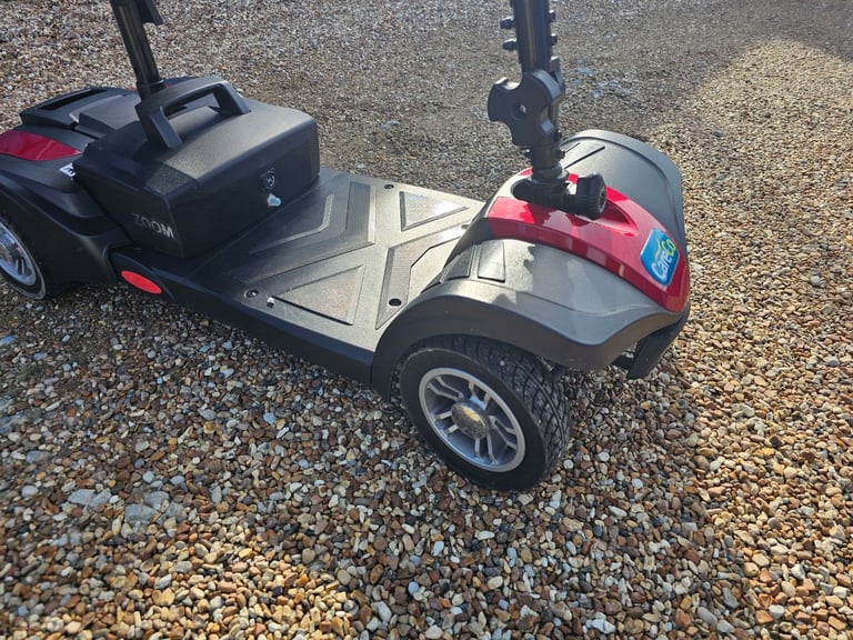 CARECO ZOOM - 4MPH PORTABLE CARBOOT MOBILITY SCOOTER