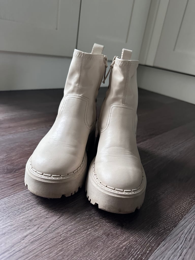 Zara girls cream ankle boots EU 33