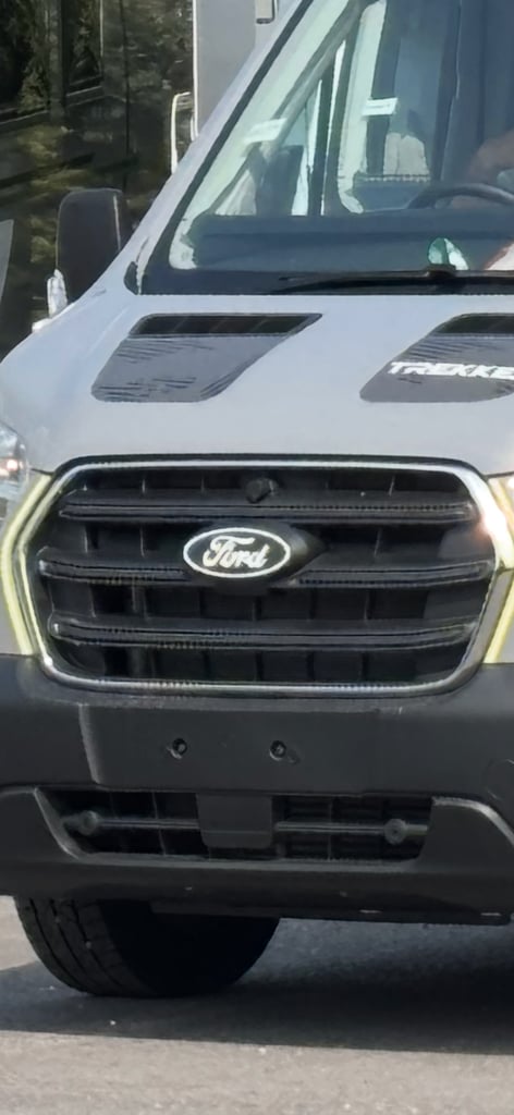 Ford Transit Mrk 9 grille 