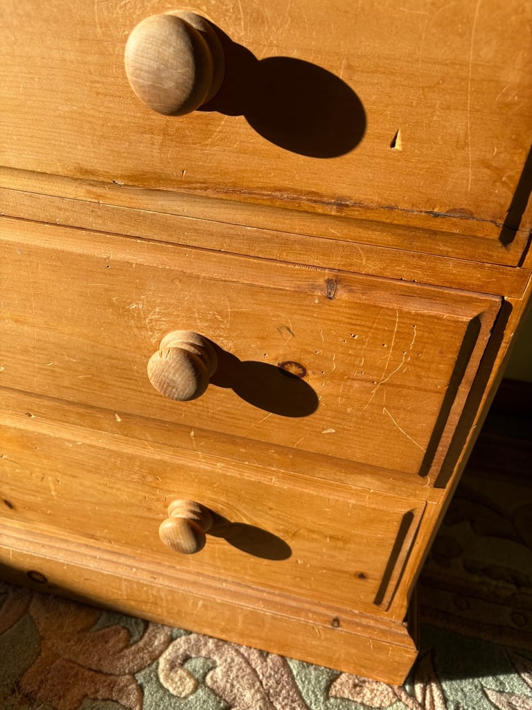 SOLID PINE CHEST OF DRAWERS