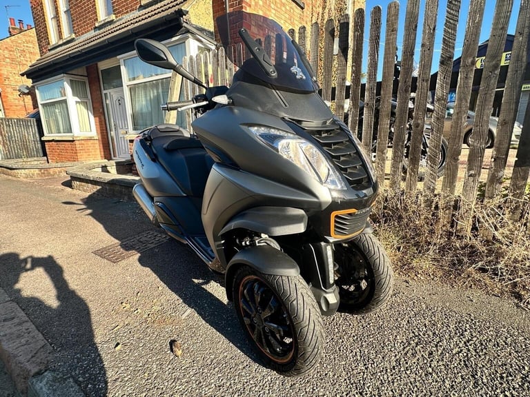 PEUGEOT METROPOLIS 400 RS 2014 Petrol Automatic in Grey