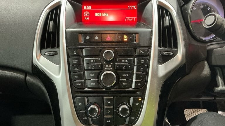 2013 Vauxhall Astra 1.6i 16V SRi 5dr Auto HATCHBACK PETROL Automatic