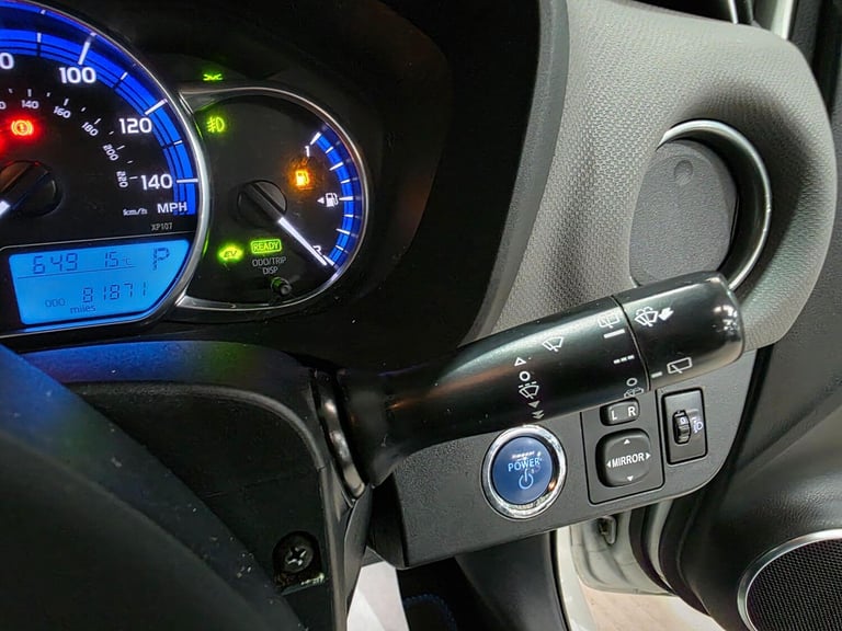 2015 Toyota Yaris 1.5 VVT-h Sport E-CVT Euro 6 5dr HATCHBACK Petrol/Electric Hybrid Automatic