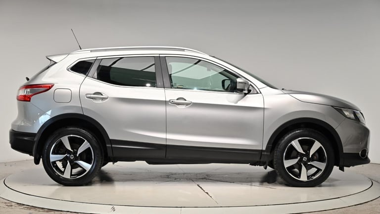 2015 Nissan Qashqai 1.6 dCi n-tec+ XTRON 2WD Euro 6 (s/s) 5dr HATCHBACK Diesel Automatic