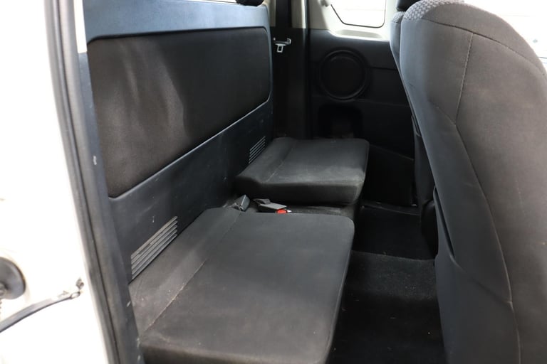 TOYOTA HILUX D4D KING CAB 4X4 PICKUP TRUCK (2017)