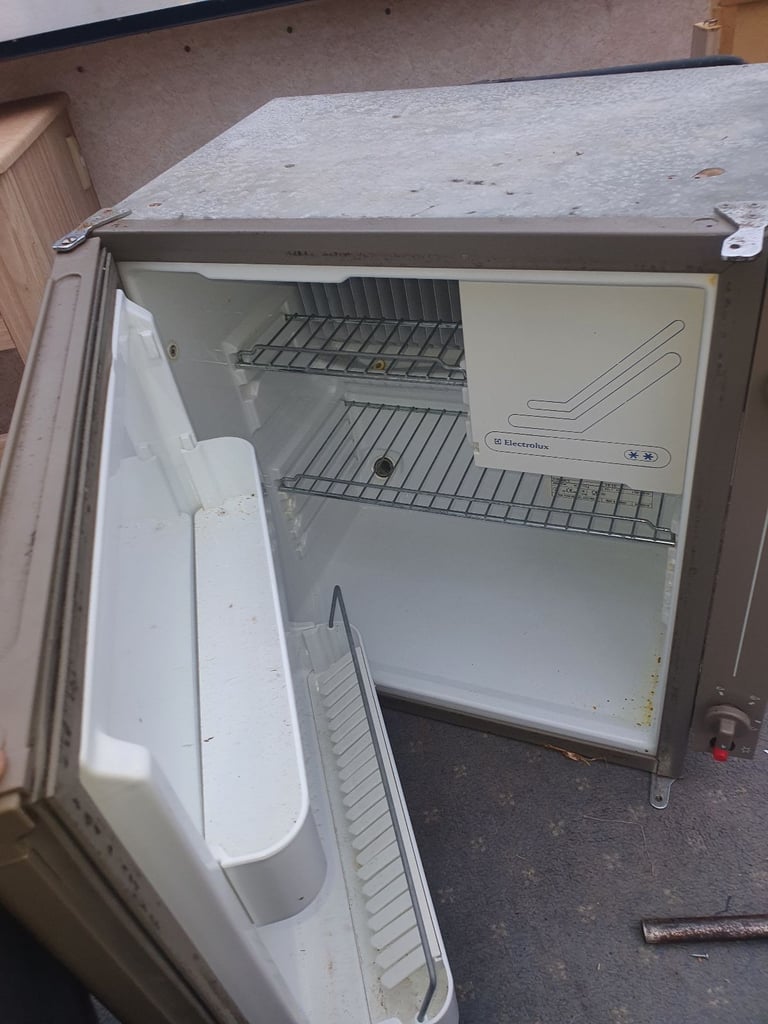 3 way fridge 12v 240v gas