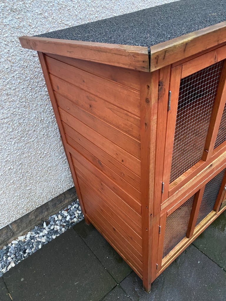 Rabbit hutch 