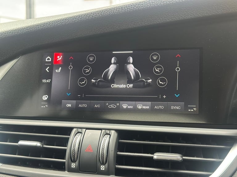 2020 Alfa Romeo Giulia 2.0T Veloce Saloon 4dr Petrol Auto Euro 6 (s/s) (280 ps) SALOON Petrol Aut...