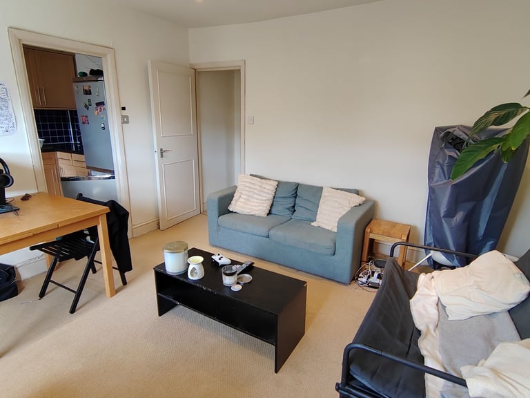 Second floor 2 bedroom flat to rent in highly desirable area of West Hampstead, NW2