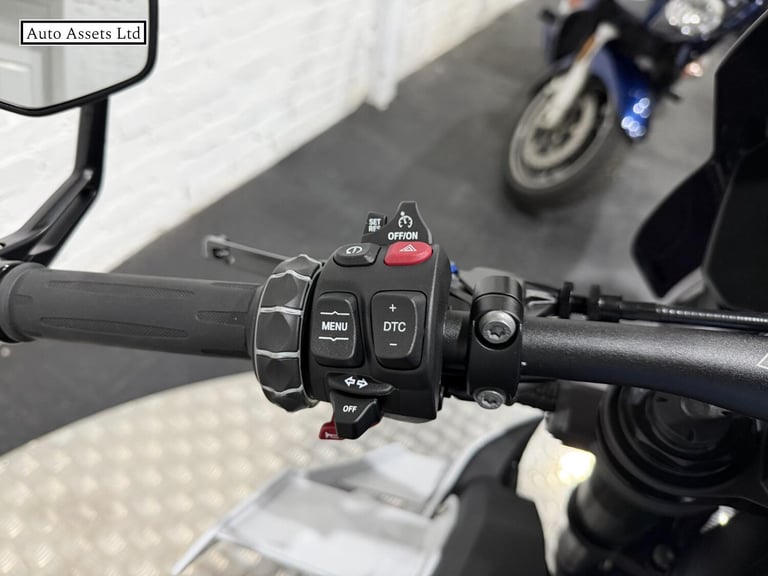 2024 BMW M 1000 R 1000 Naked Petrol Claw-shifted Euro 5 (209 ps) Naked Petrol Manual