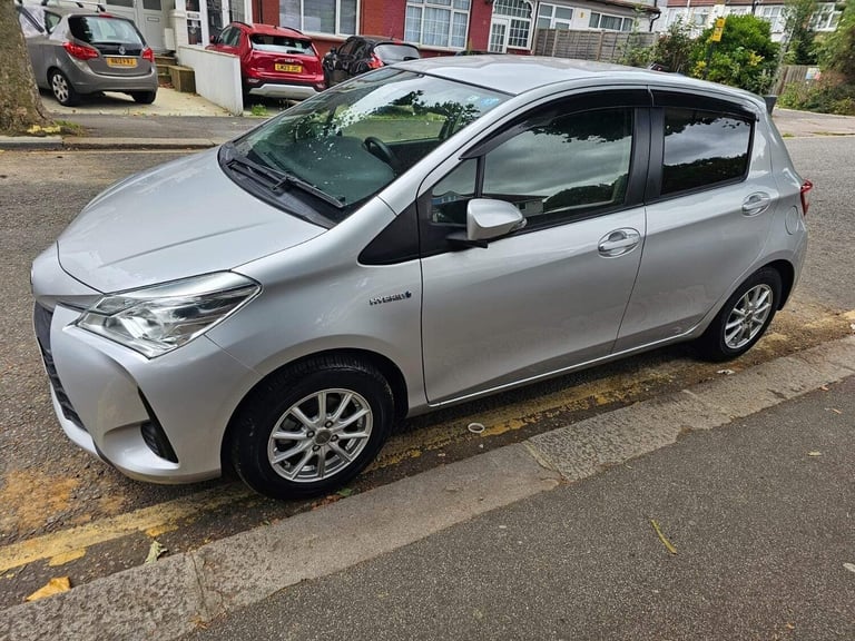 2018 Toyota Yaris 1.5 VVT-h Icon Tech E-CVT Euro 6 (s/s) 5dr Hatchback HYBRID ELECTRIC Automatic