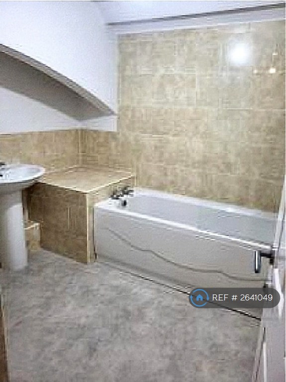 2 bedroom flat in Aspire, Wakefield, WF1 (2 bed) (#2641049)