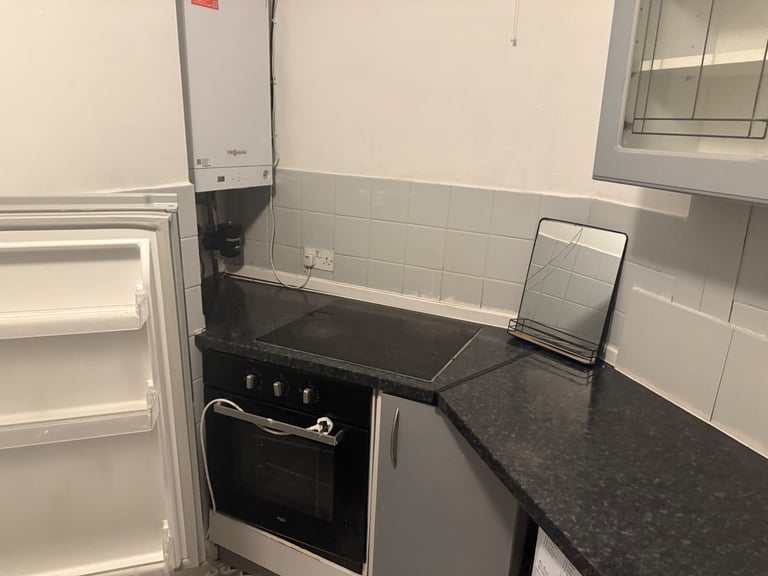 2 Bedroom first Floor Maisonette (Flat) is available to rent in Hayes UB4 