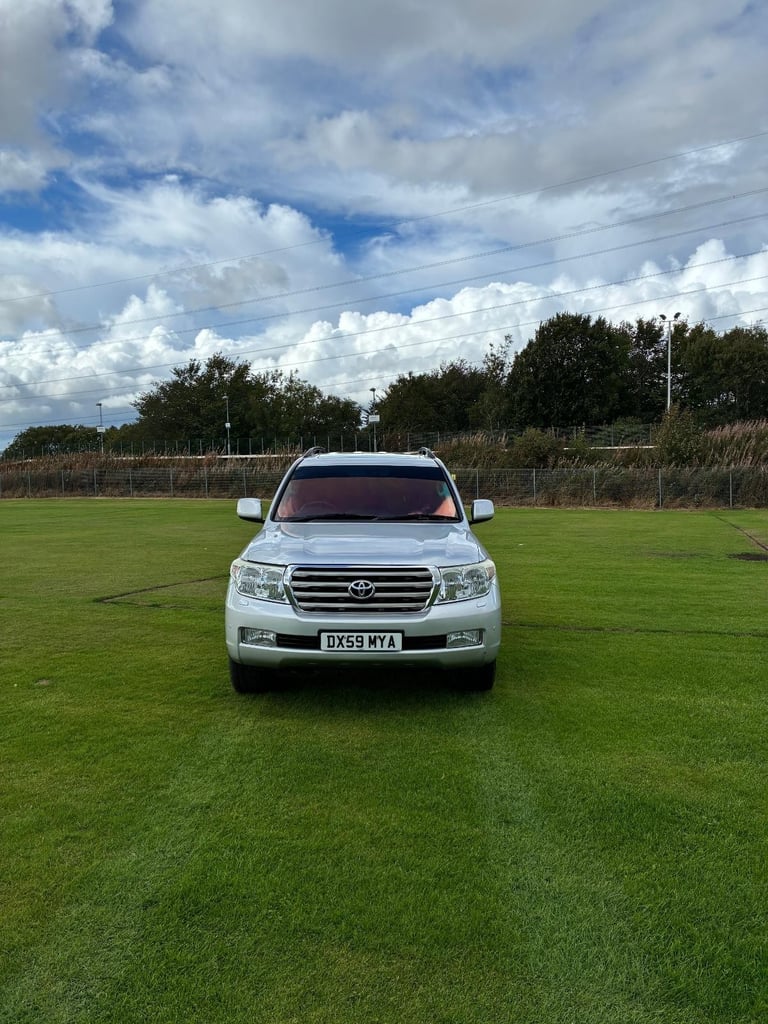 Toyota Land Cruiser v8 