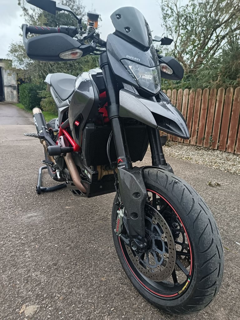 Ducati hypermotard 821 sp