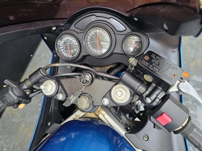 SUZUKI RF 600 RV PROJECT BIKE HPI CLEAR