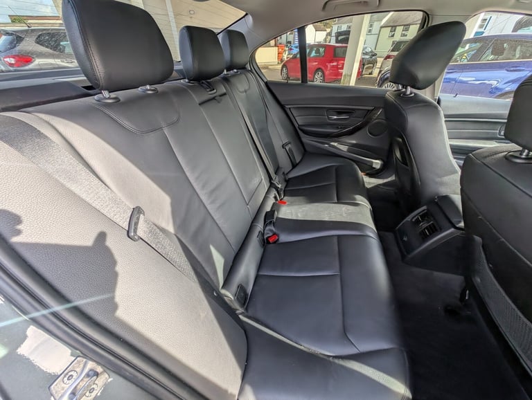 BMW 3 SERIES 2.0 320d Luxury Saloon 2014
