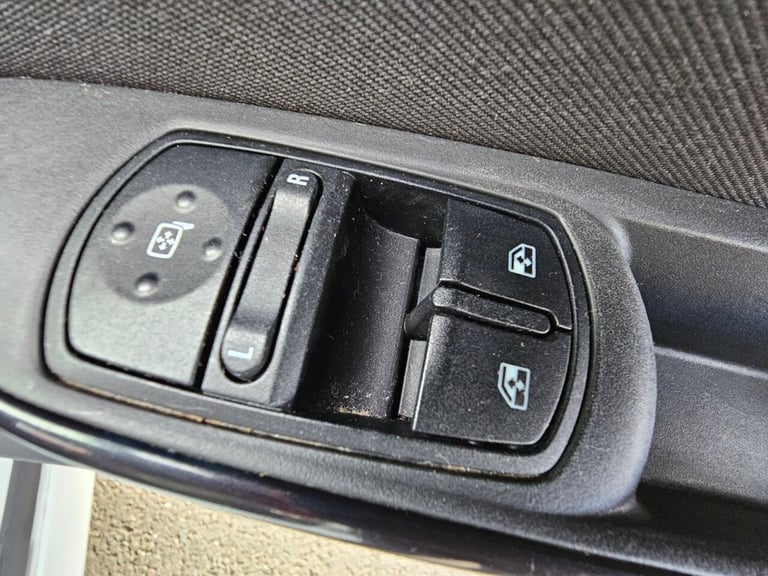 2015 Vauxhall Corsa 1.2i Limited Edition Hatchback 3dr Petrol Manual Euro 6 (70 ps) Hatchback Pet...