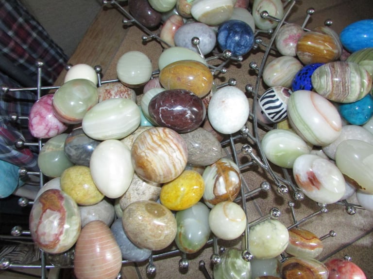 HUGE Collection of 315 x Various Marble / Onyx / Alabaster Eggs