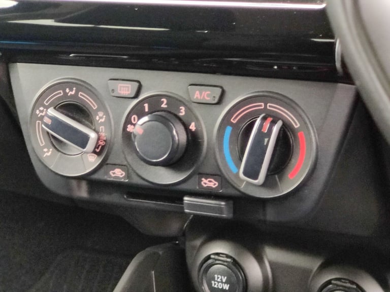 SUZUKI SWIFT; HYBRID; APPLE &amp; ANDROID CAR PLAY; BLUE; ULEZ COMPLIANT;-5 DOOR;